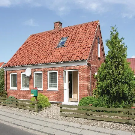 Three-bedroom Holiday In Feriehus *