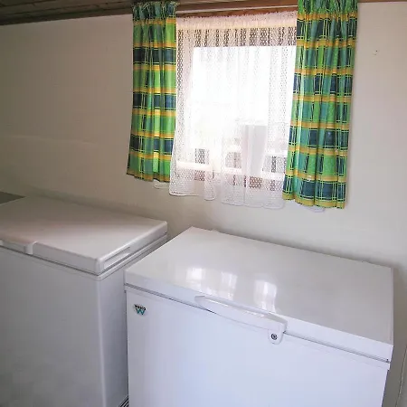 Three-bedroom Holiday In Feriehus *